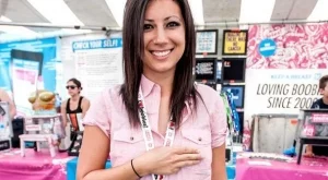 Направи си селфи в помощ на битката с рака на гърдата