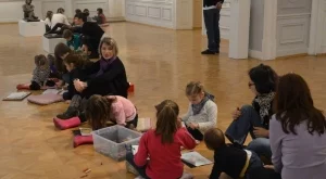 Деца рисуват безплатно в СГХГ 