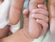 Жена с трансплантирана матка роди бебе в Турция