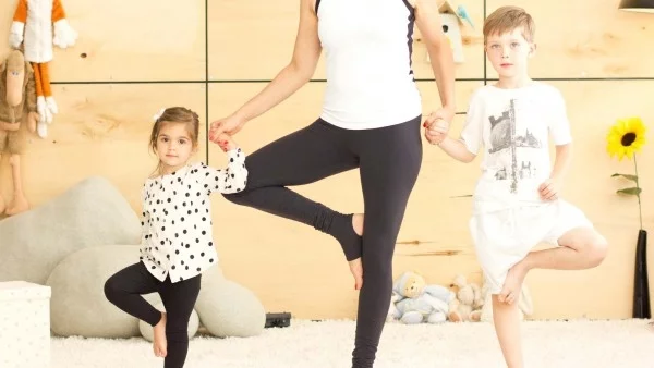 Светла Иванова с безплатен урок по йога за деца