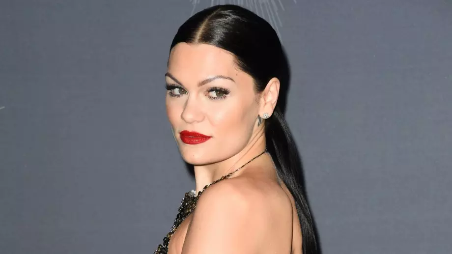 Джеси Джей е бременна година след спонтанен аборт (СНИМКИ)