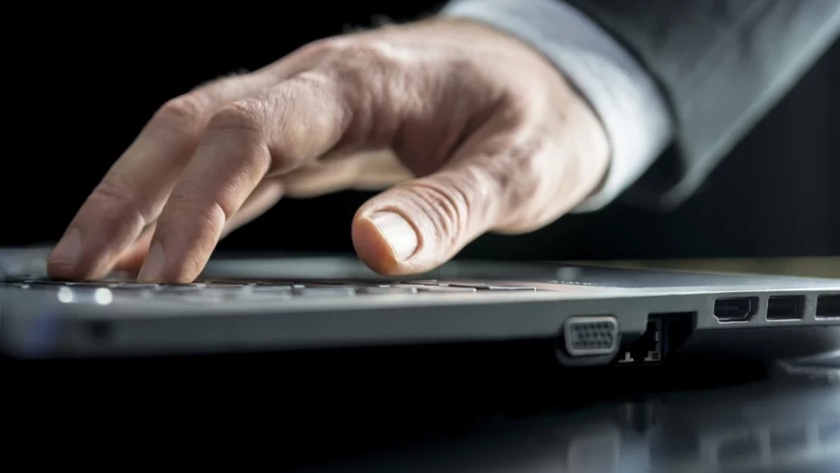 Кибер престъпници атакуват банки, медии и компании за компютърни игри