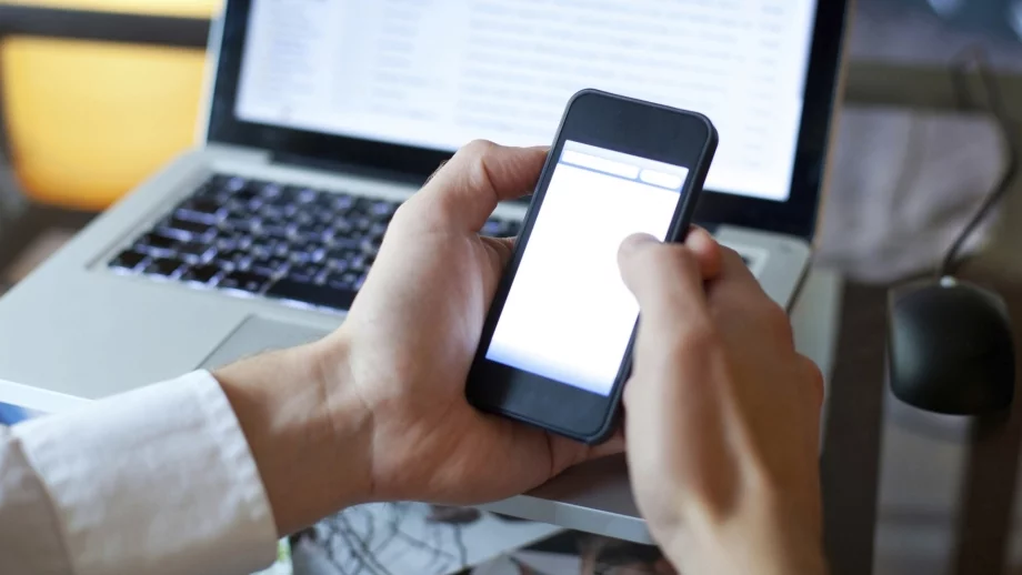 Вече могат да ни проследяват чрез батерията на телефона ни 