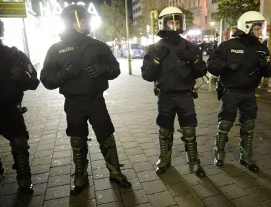 Германската полиция застреля мъж, размахващ нож по улиците на Хамбург