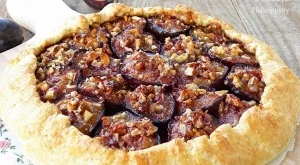 Галет със сини сливи и орехи 