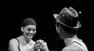 Стойка от Big Brother играе в помощ на двойки с репродуктивни проблеми