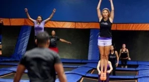 Нова фитнес мания – скачане на трамплин