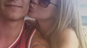 Лора Караджова роди