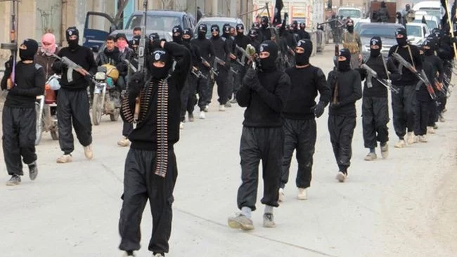 А Западът наивно ръкопляскаше 