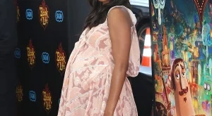 Зоуи Салдана очаква момчета