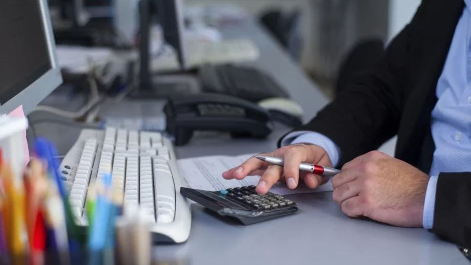 Удължава се работното време за приемането на финансови отчети