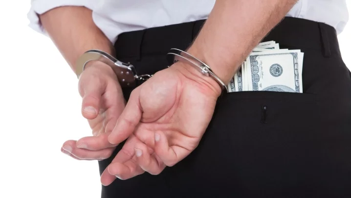 Най-богатият румънец бе осъден на две и половина години затвор