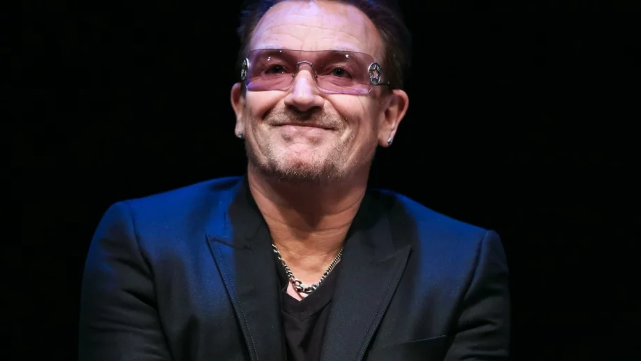 Facebook помогна на Боно да стане най-богат сред поп звездите