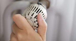 Хиновски: Спад в цените за парно  и топла вода ще има и догодина