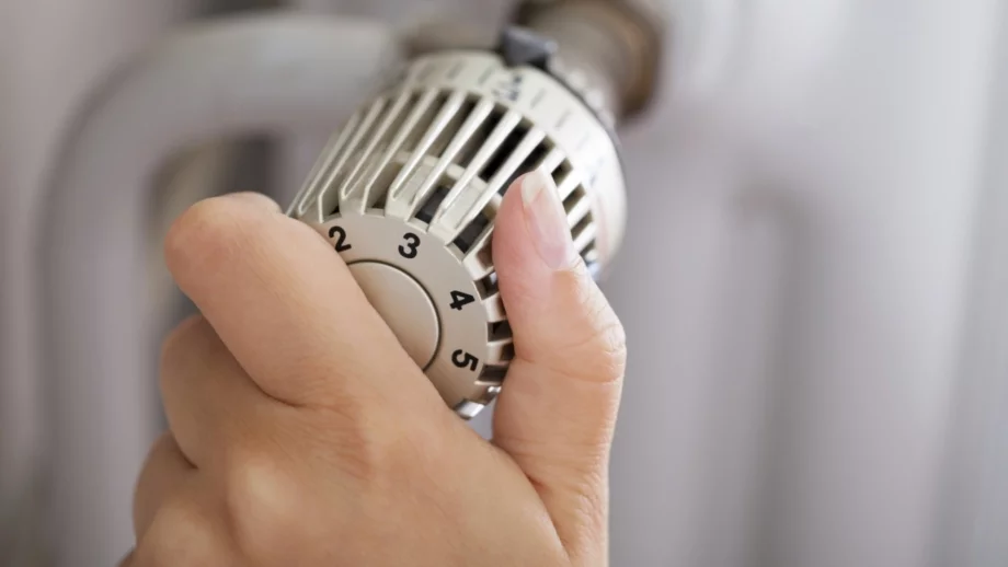 Хиновски: Спад в цените за парно  и топла вода ще има и догодина