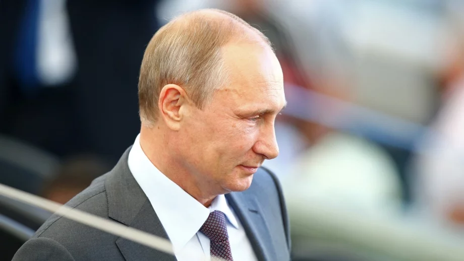 Путин си намали заплатата