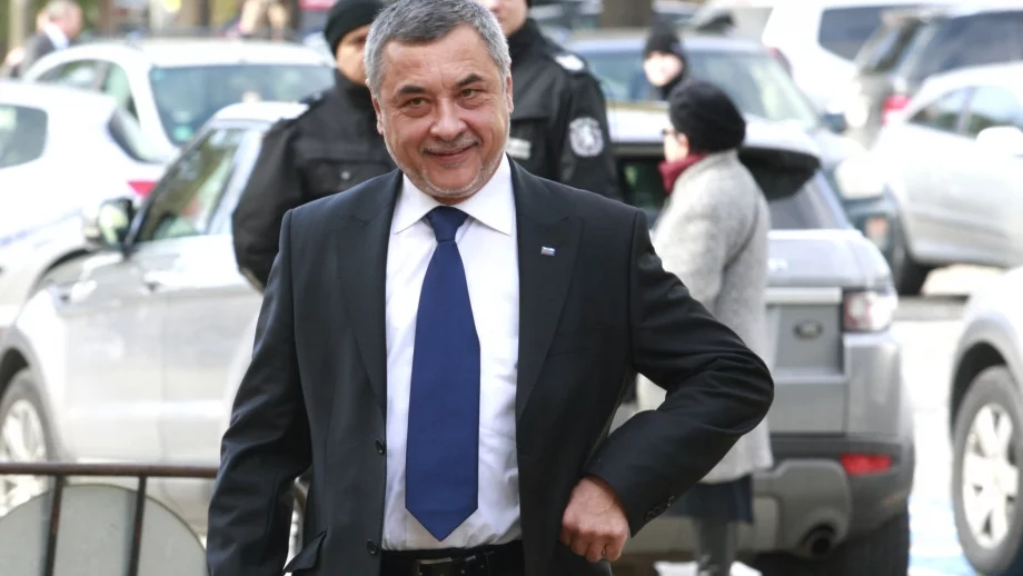 За непушачите ще е добре да се върне пушенето в заведенията, смята Симеонов