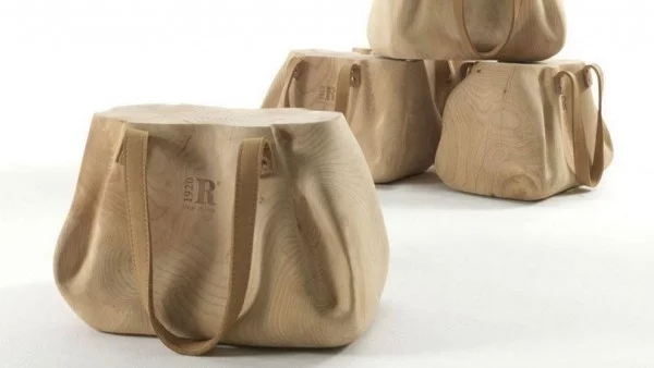 Стол във формата на чанта