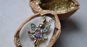 Бижу в орех