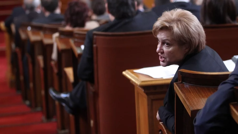 Стоянова: ЕК няма да ни санкционира заради дефицита 