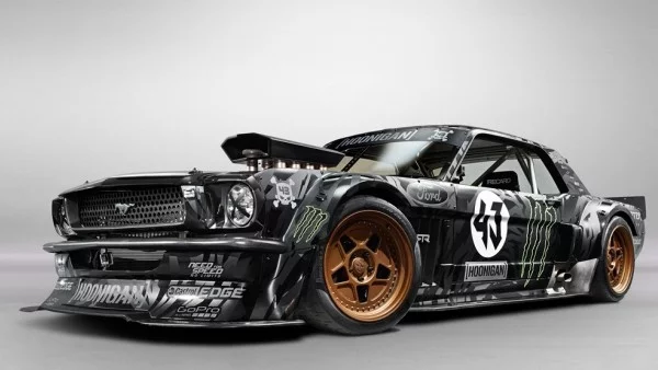 Hoonicorn RTR: новата дрифт машина на Кен Блок