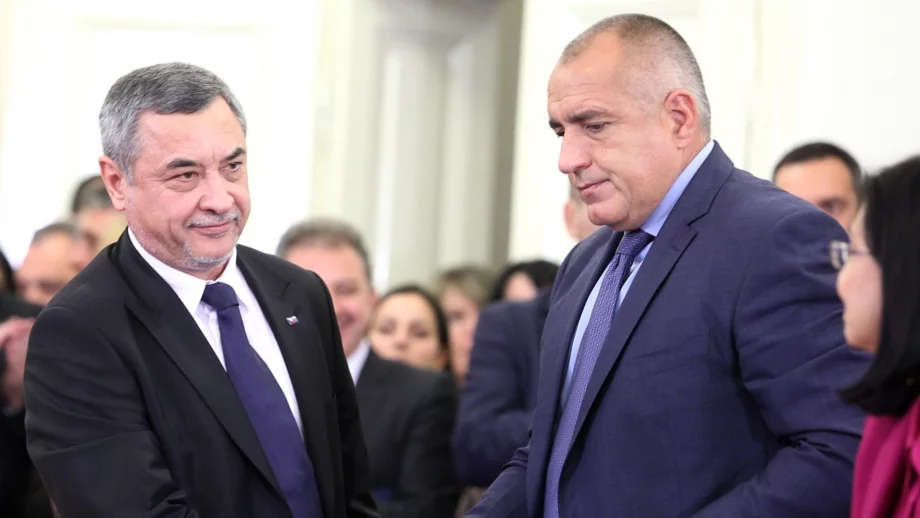 Борисов: Няма да подкрепим Симеонов за връщането на пушенето