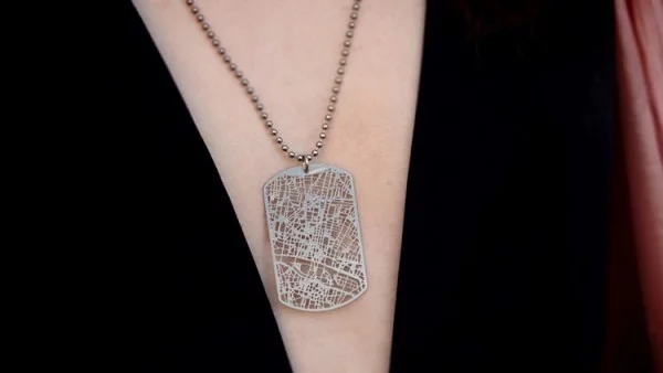 Да носиш колие-карта