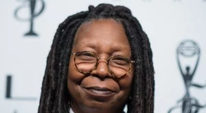 Упи Голдбърг пише книга с брачни съвети