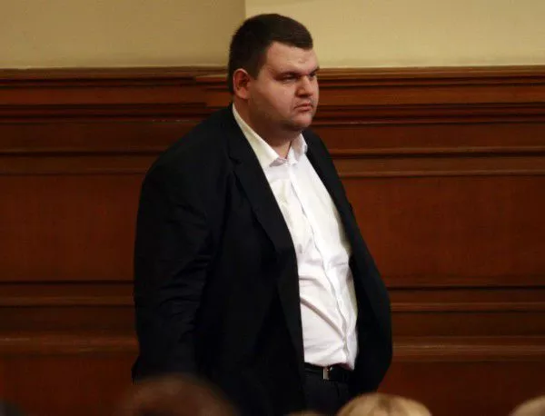 Адвокатът на Василев: Пеевски може да е пуснал списъците