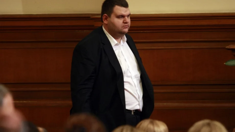 Съдът не смята, че е важно дали еврокандидатът Пеевски живее в България