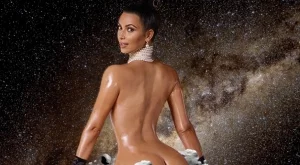 Забавни колажи с голата Ким Кардашиян