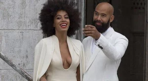 Соланж Ноулс се омъжи