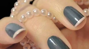 Идеи за маникюр в сиво