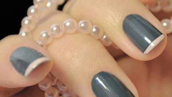 Идеи за маникюр в сиво