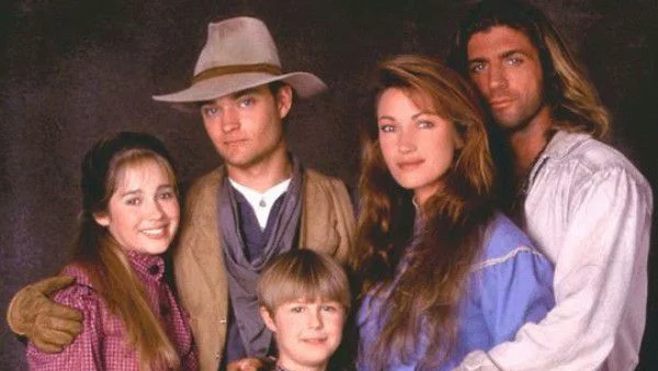 Актьорите от "Доктор Куин Лечителката“ преди и сега