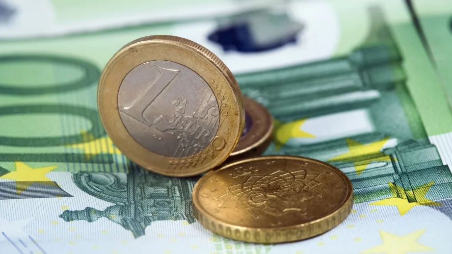 Приемане на еврото в България може да се случи най-рано през 2022 г.