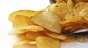 5 типа храни, които не трябва да ядете на самолет