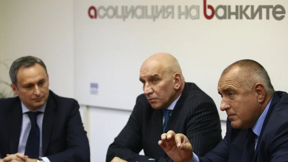 Хампарцумян: Вдигането на банковата тайна има силен политически отенък