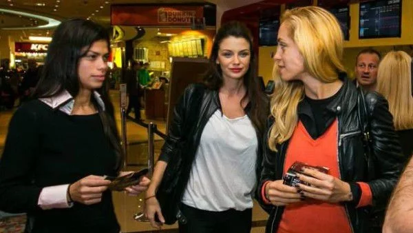 Диляна Попова показа фигурата си след раждането