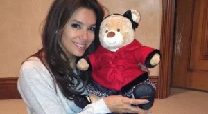 Звезди създадоха  плюшени мечета за добра кауза