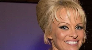 Памела се впуска в политиката