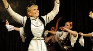 50 тъпанджии откриват концерта на Николина Чакърдъкова