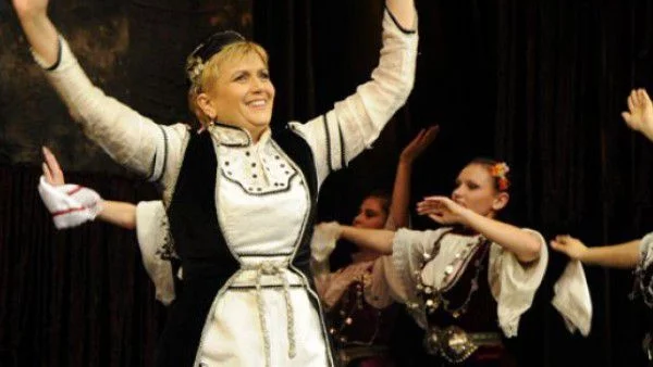 50 тъпанджии откриват концерта на Николина Чакърдъкова