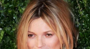 Празничният грим на Кейт Мос