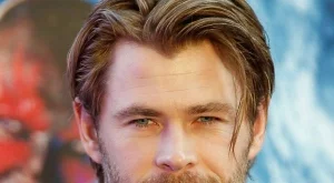 Как спи най-сексапилният мъж за 2014