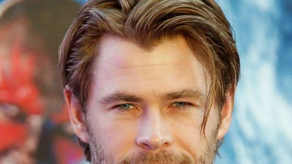 Как спи най-сексапилният мъж за 2014