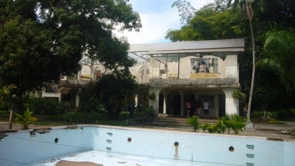 Трансформират къщата, в която бе убит босът Пабло Ескобар?