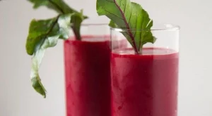 Здравословно смути с червено цвекло