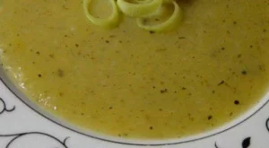 Крем супа от картофи и праз