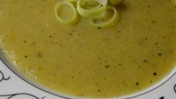 Крем супа от картофи и праз